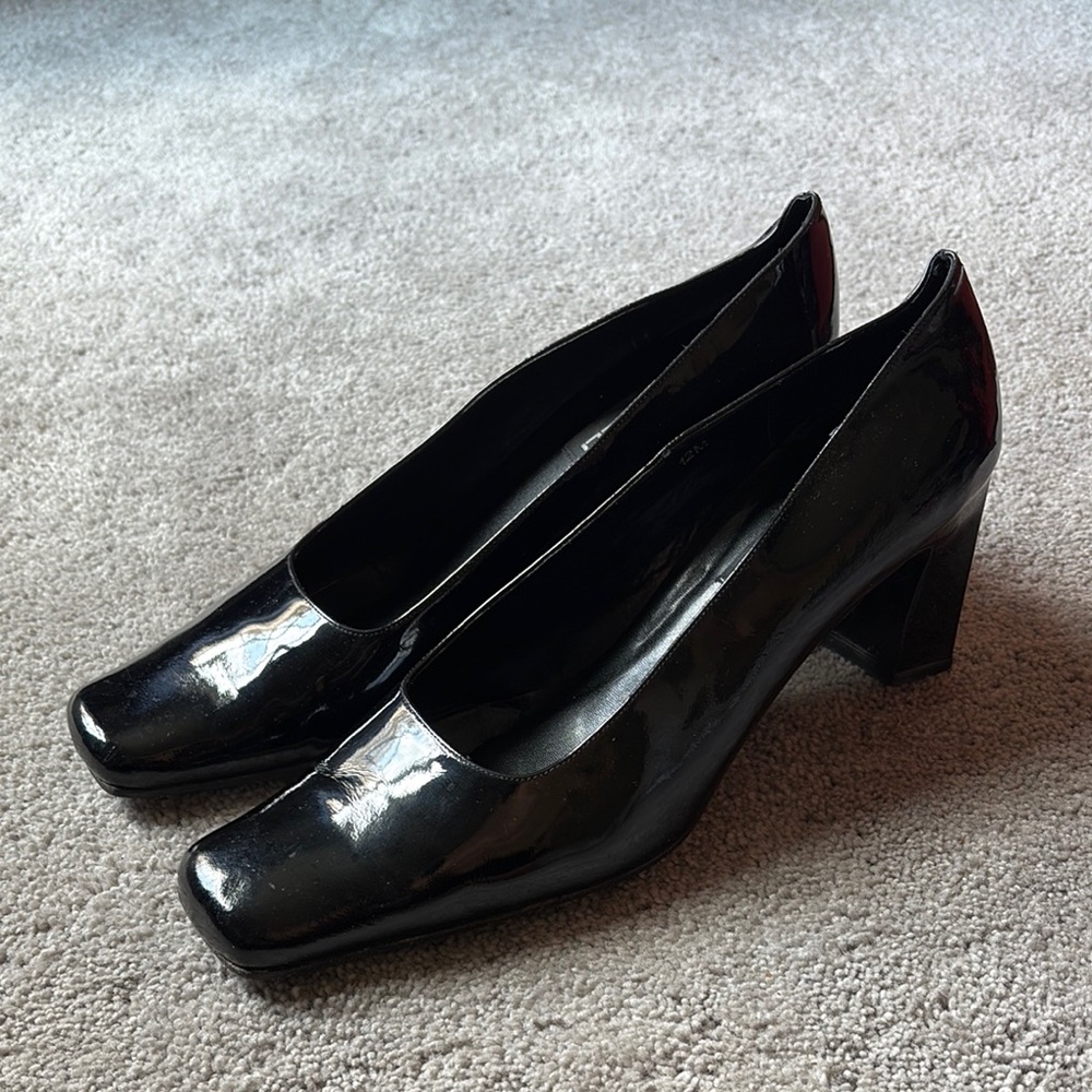 Van Eli Black Patent Leather Block Heels
